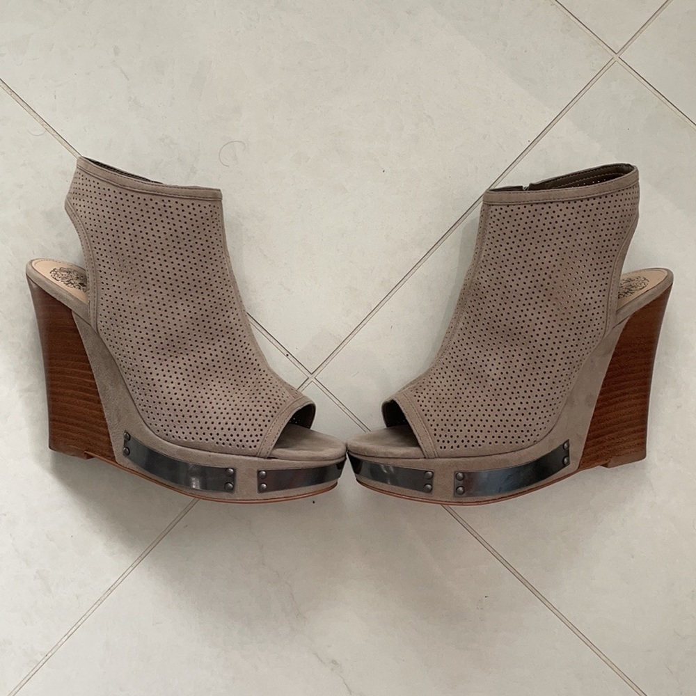 Vince Camuto Wedges